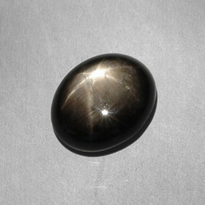 7.90克拉天然黑色星光蓝宝石，椭圆形切割，12.7×10.4毫米，不透明