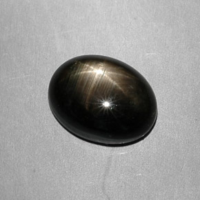 7.49克拉天然黑色星光蓝宝石，椭圆形切割，12.9×9.7毫米，不透明