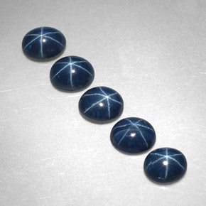 天然星光蓝宝石，椭圆形切割，5.2×4.2毫米，不透明