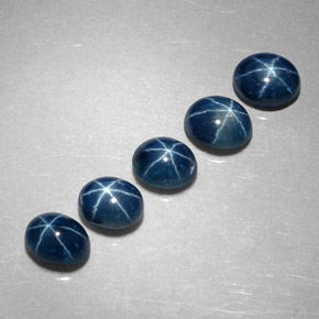 天然星光蓝宝石，椭圆形切割，5.2×4.1毫米，半透明