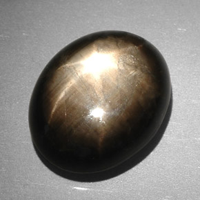 7.90克拉天然黑色星光蓝宝石，椭圆形切割，12.7×10.3毫米，不透明