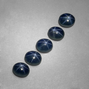天然星光蓝宝石，椭圆形切割，5.3×4.2毫米，半透明