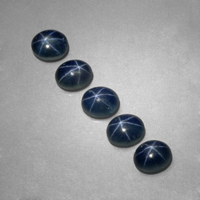 天然星光蓝宝石，椭圆形切割，5.3×4.2毫米，半透明