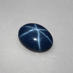 1.04克拉天然星光蓝宝石，椭圆形切割，7.2×5.3毫米，不透明