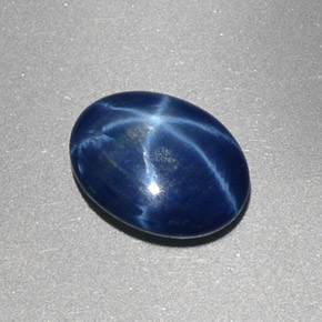 1.48克拉天然星光蓝宝石，椭圆形切割，8.2×6.3毫米，不透明