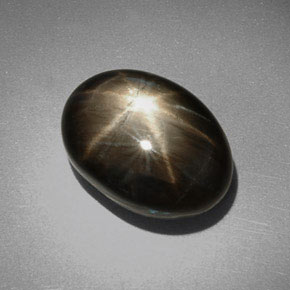 9.00克拉天然黑色星光蓝宝石，椭圆形切割，13.2×9.5毫米，不透明