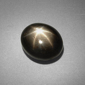 6.38克拉天然黑色星光蓝宝石，椭圆形切割，10.6×8.9毫米，不透明