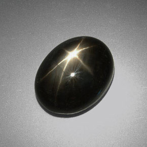 9.38克拉天然黑色星光蓝宝石，椭圆形切割，13.5×10.6毫米，不透明