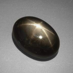7.78克拉天然黑色星光蓝宝石，椭圆形切割，12.8×8.8毫米，不透明