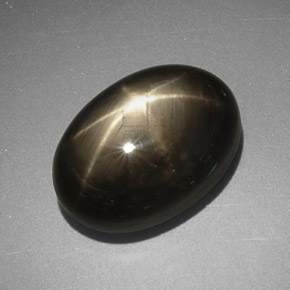 7.78克拉天然黑色星光蓝宝石，椭圆形切割，12.8×8.8毫米，不透明