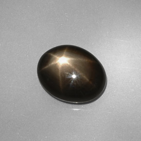 4.38克拉天然黑色星光蓝宝石，椭圆形切割，10.8×8.6毫米，不透明