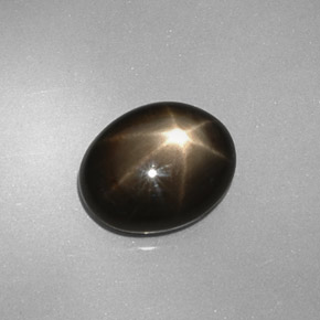 4.38克拉天然黑色星光蓝宝石，椭圆形切割，10.8×8.6毫米，不透明