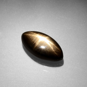 3.55克拉天然黑色星光蓝宝石，马眼形，12.3×6.3毫米，不透明