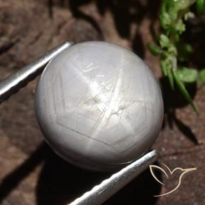 6.61克拉天然星光蓝宝石，椭圆形，不透明
