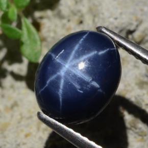 4.81克拉天然星光蓝宝石，椭圆形切割，10.1×8毫米，不透明