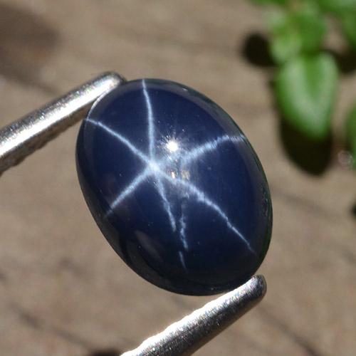 1.58克拉天然星光蓝宝石，椭圆形切割，7.5×5.3毫米，不透明
