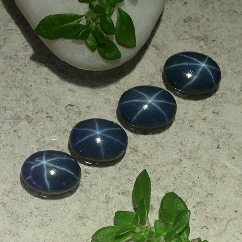 3.65ctw 天然 深蓝色 星光蓝宝石, 椭圆形, 不透明