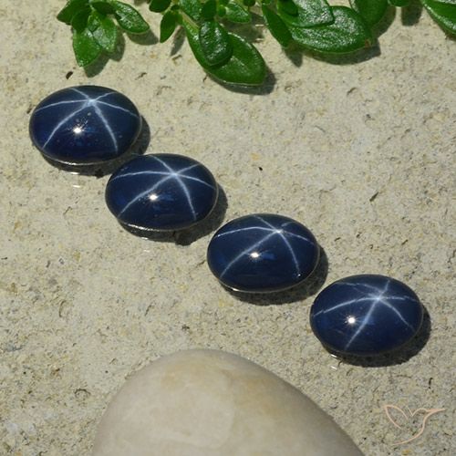 3.75ctw 天然 暗蓝色 星光蓝宝石, 椭圆形, 不透明