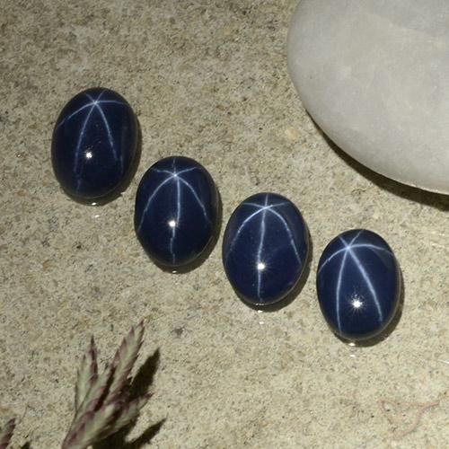 3.82ctw 天然 深蓝色 星光蓝宝石, 椭圆形, 不透明