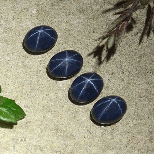 5.60ctw 天然 暗蓝色 星光蓝宝石, 椭圆形, 不透明