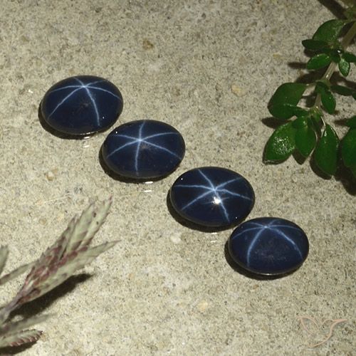 3.80ctw 天然 深蓝色 星光蓝宝石, 椭圆形, 不透明