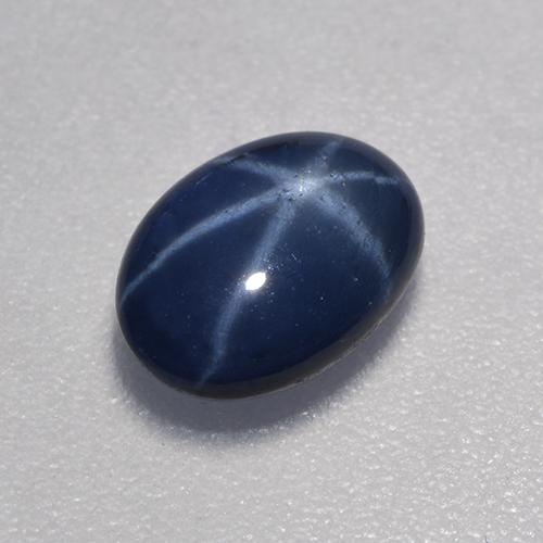 0.96克拉天然星光蓝宝石，椭圆形切割，6.8×5毫米，半透明