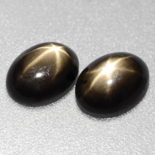 1.81天然黑色星光蓝宝石，椭圆形切割，6.8×5毫米，不透明