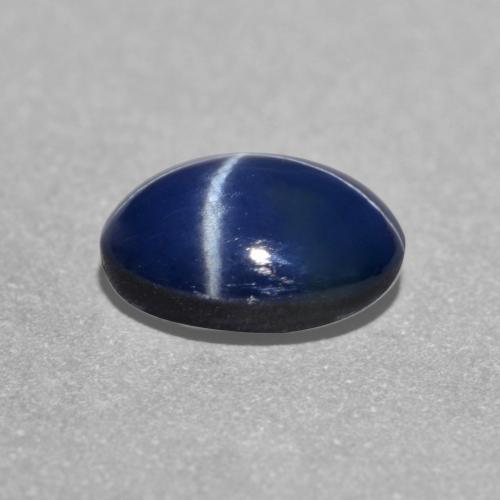 1.26克拉天然星光蓝宝石，椭圆形切割，7×5毫米，半透明
