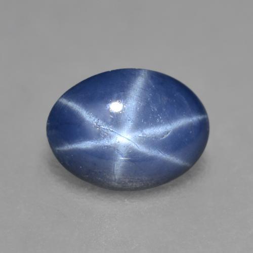 0.88克拉天然星光蓝宝石，椭圆形切割，6.9×5.2毫米，半透明