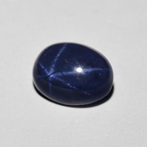 1.90克拉天然星光蓝宝石，椭圆形切割，8.1×6.1毫米，不透明