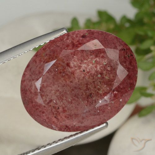 13.92ct 天然 桑格利亚红 草莓石英, 椭圆形, 半透明
