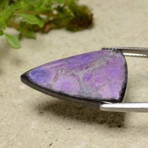 14.82克拉天然苏纪石，胖三角形，不透明