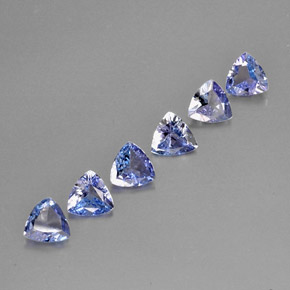 天然坦桑石，三角形，4.6×4.5毫米，VS