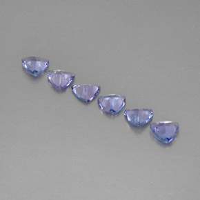 天然坦桑石，三角形，4.6×4.5毫米，VS