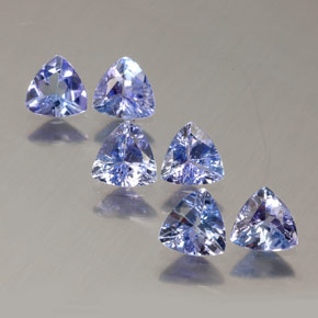 天然坦桑石，三角形，4.5×4.5毫米，VS