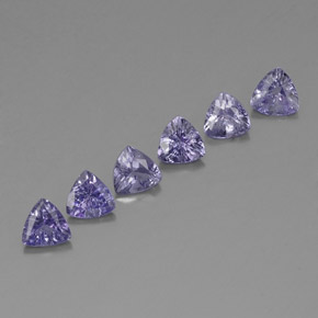 天然坦桑石，三角形，4.6×4.5毫米，VVS-VS