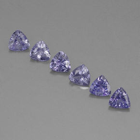 天然坦桑石，三角形，4.6×4.5毫米，VVS-VS
