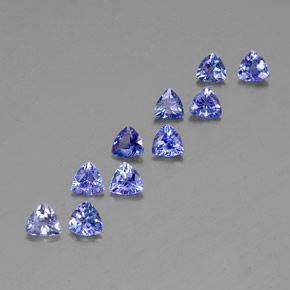 天然坦桑石，三角形，4.5×4.4毫米，VS