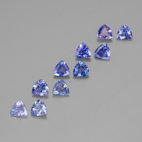 天然坦桑石，三角形，4.6×4.5毫米，VS