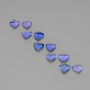 天然坦桑石，三角形，4.6×4.5毫米，VS
