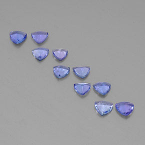 天然坦桑石，三角形，4.9×4.8毫米，VS