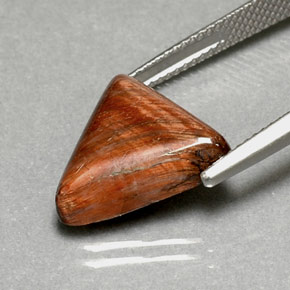 7.11克拉天然棕色Tiger's Eye，三角形，16×13.5毫米，不透明