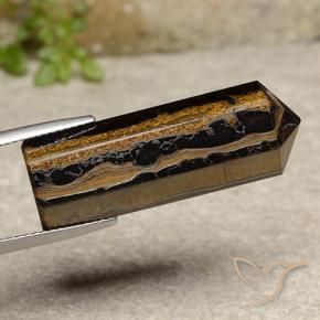 32.91克拉天然虎眼石，异形，不透明