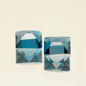 天然托帕石，方形，4.6×4.6毫米，VVS-VS