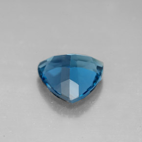 2.86克拉天然托帕石，三角形，9.1×9毫米，VVS