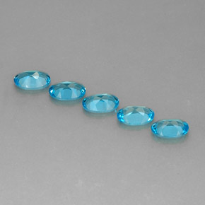 天然托帕石，椭圆形切割，5.9×3.9毫米，VS