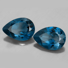 天然托帕石，梨形，10.8×7.7毫米，VVS-VS