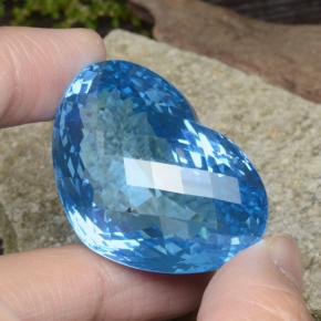 137.65克拉天然托帕石，心形，37.2×25.7毫米，VVS