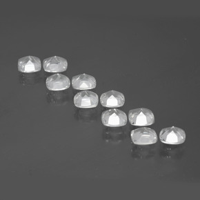 4.65克拉天然黄玉，垫形剪裁，VVS-VS