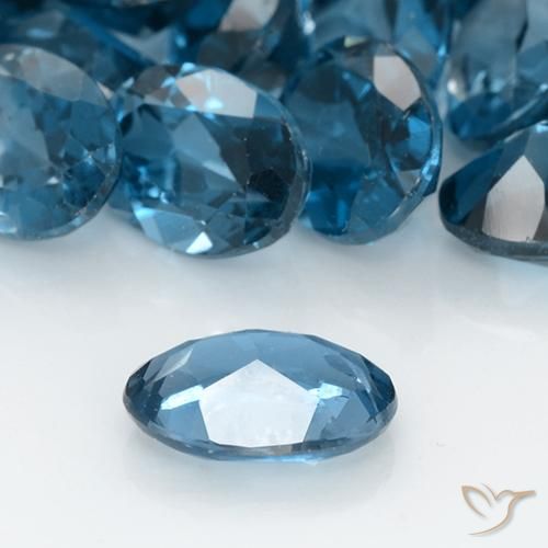 0.91克拉天然黄玉，椭圆形，VVS-VS